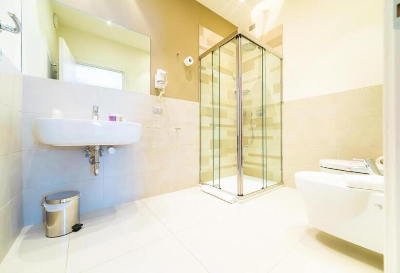 חדר סופריור, Calaluna