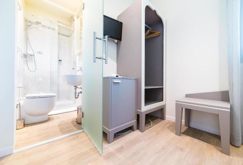 חדר אקונומי יחיד, Calaluna