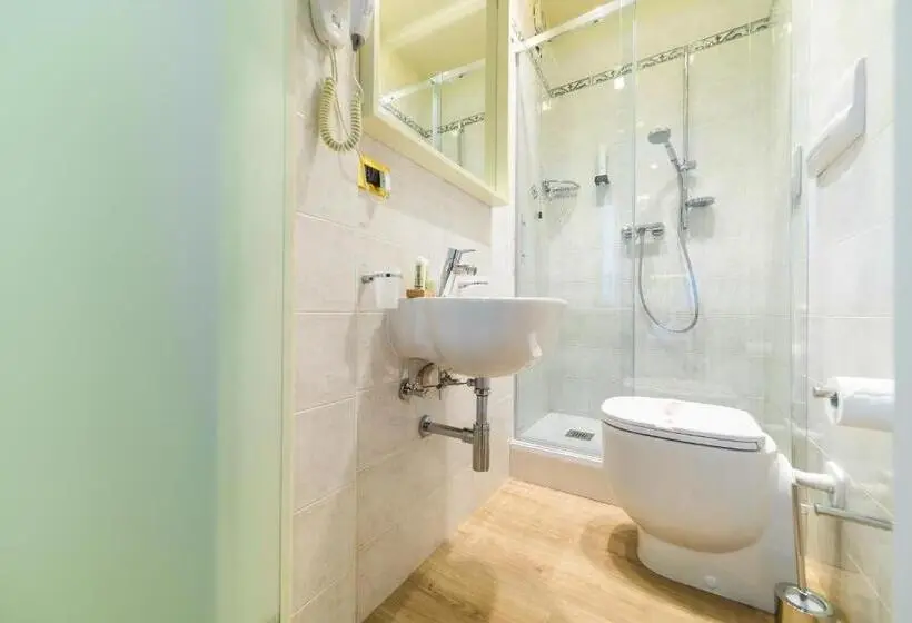 Standard Yhden Hengen Huone, Calaluna