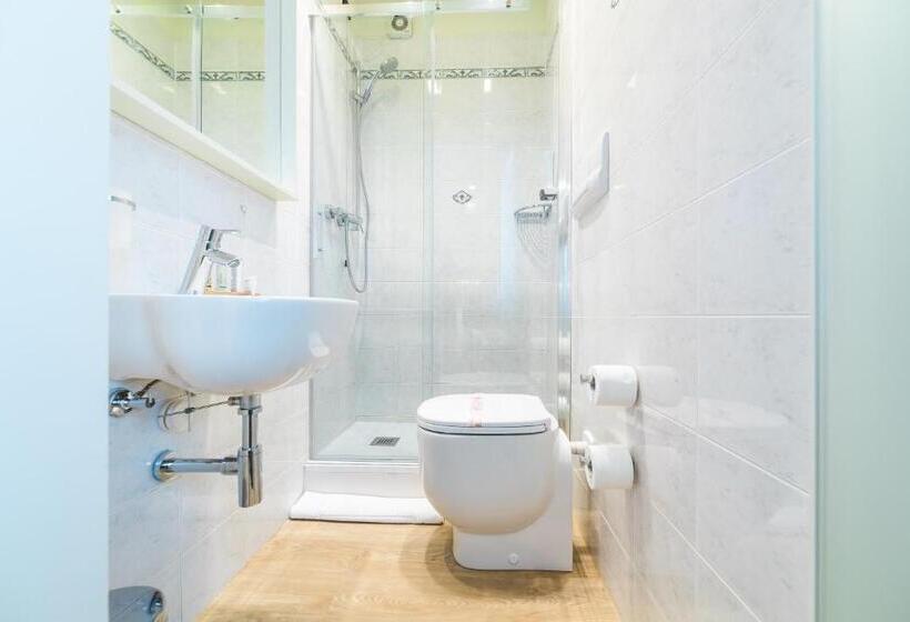 חדר סטנדרט יחיד, Calaluna