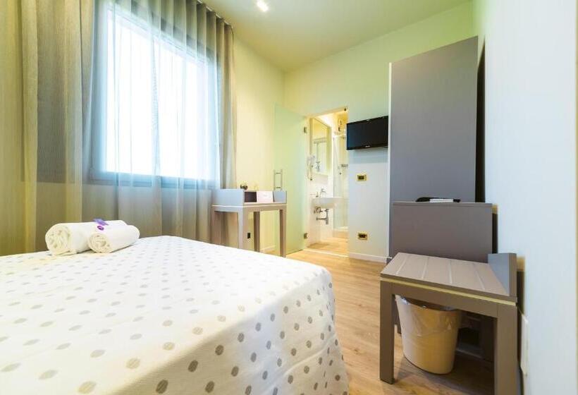 חדר סטנדרט יחיד, Calaluna