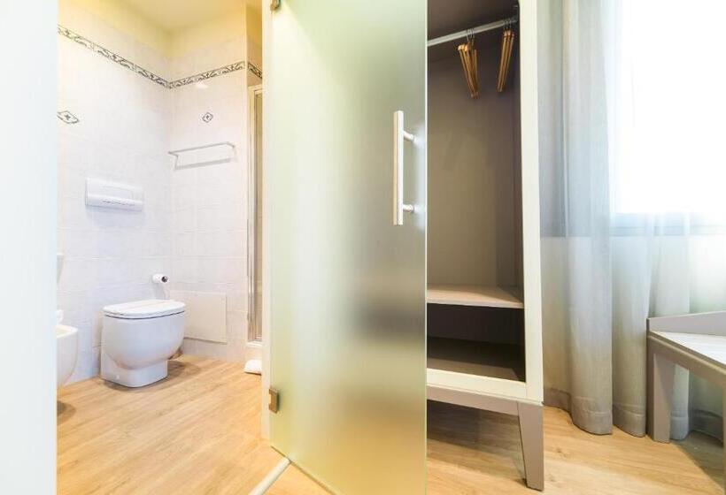 חדר קומפורט, Calaluna