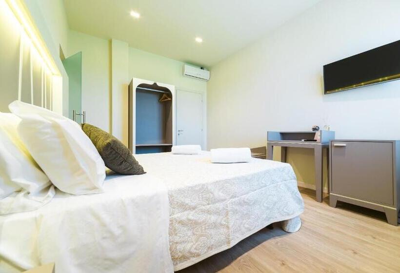 חדר קומפורט, Calaluna