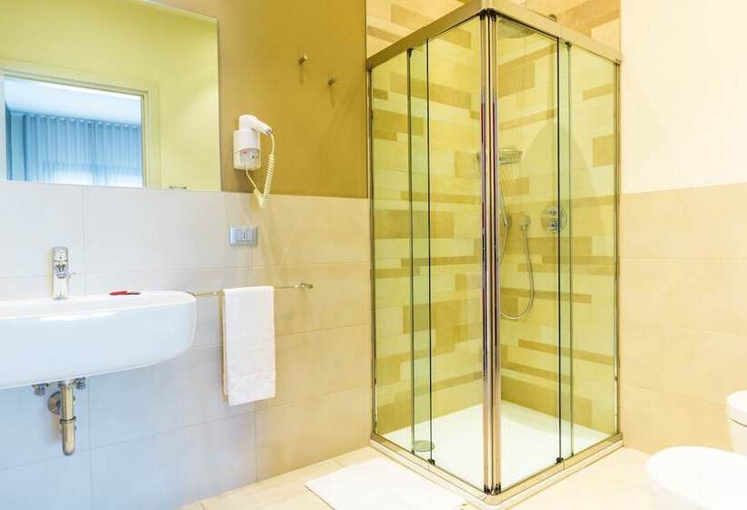 חדר סופריור יחיד, Calaluna