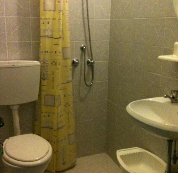 스탠다드 룸, Caprice