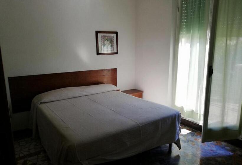 스탠다드 룸, Caprice