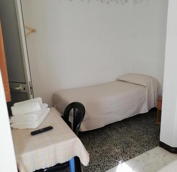 스탠다드 트리플 룸, Caprice