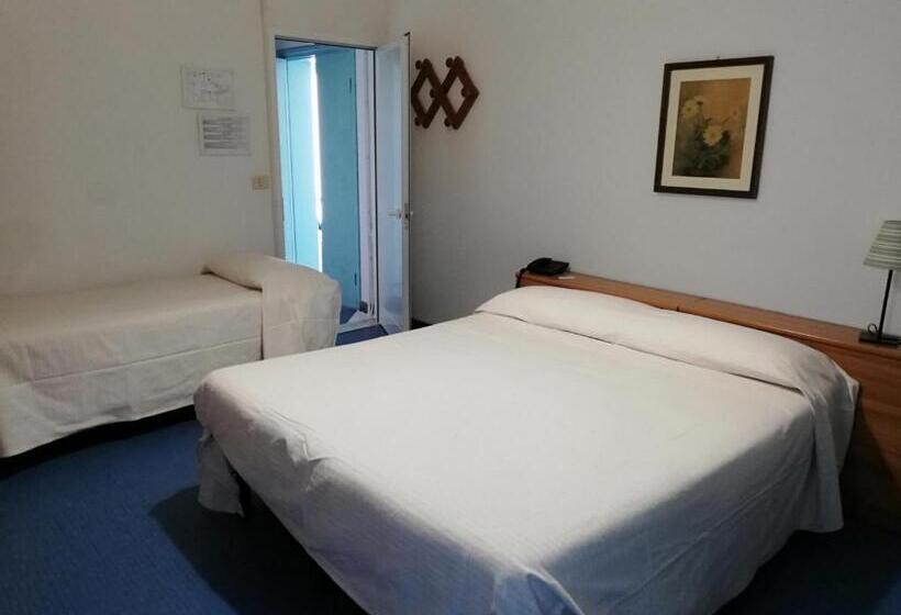 스탠다드 트리플 룸, Caprice