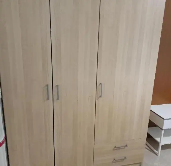 スタンダード４人部屋, Caprice