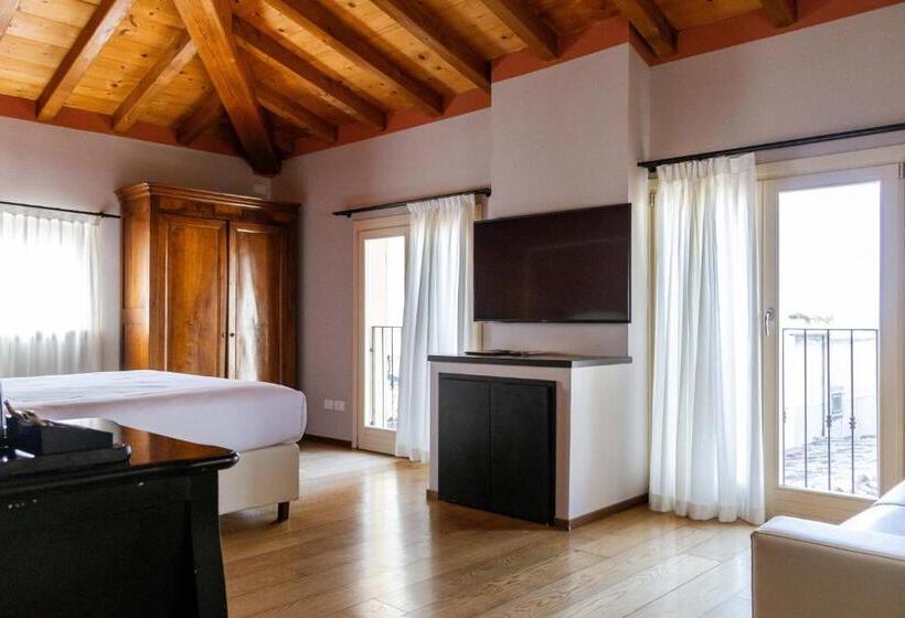 ジュニアスイート, Classique