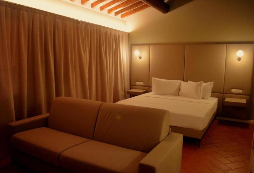 Suite with lake view, Classique