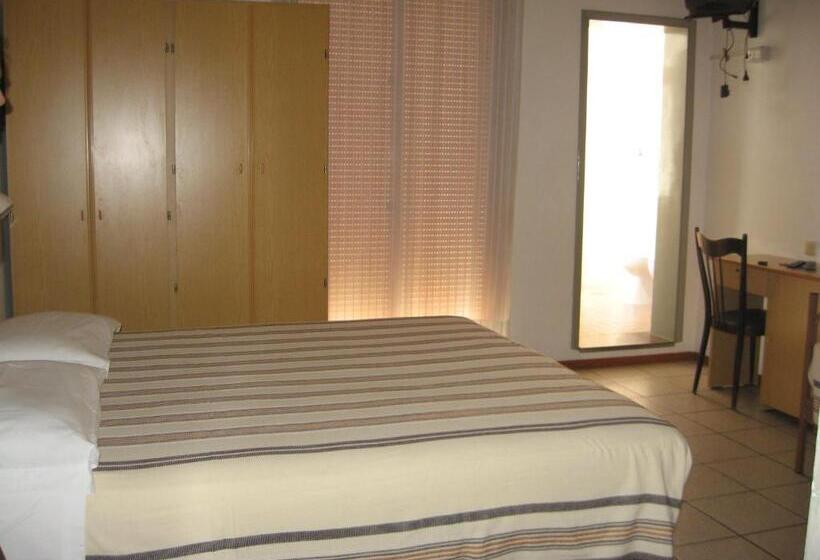 اتاق استاندارد, Eleonora