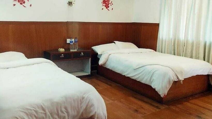 اتاق لوکس, Gorkha Hamlet Resort