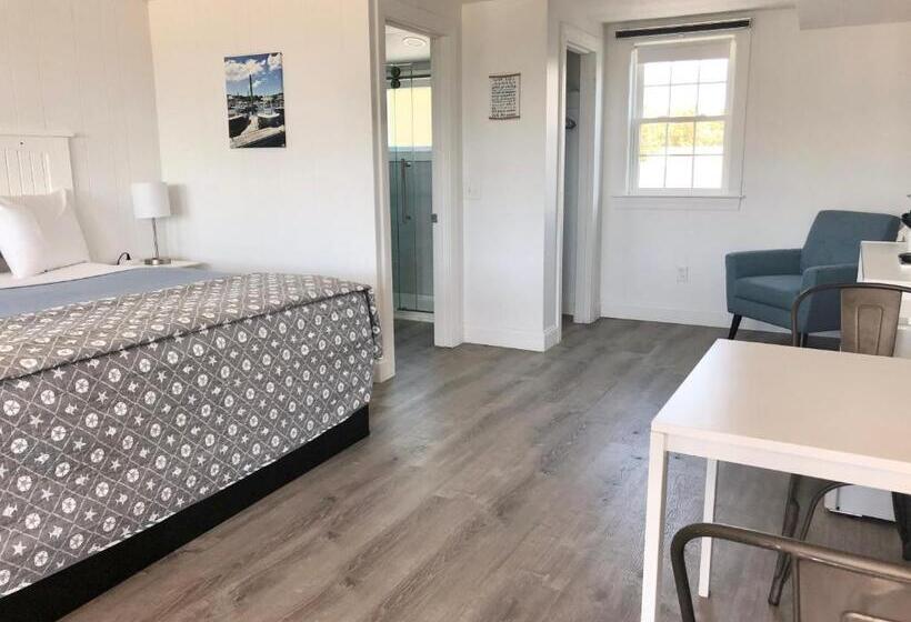 스탠다드 룸 킹사이즈 침대, Kingfisher Oceanside