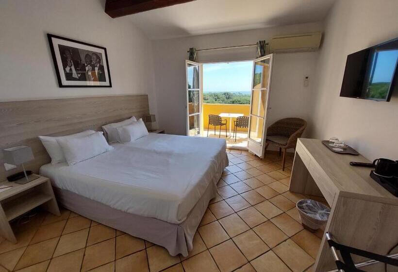 غرفة سوبيريور مطلّة علي البحر, Hôtel Les Bouis   Vue Mer