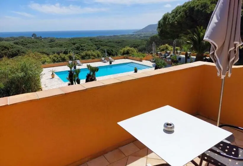 Superior-huone Merinäkymä, Hôtel Les Bouis   Vue Mer