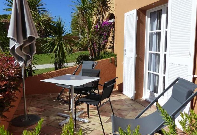 غرفة سوبيريور مطلّة علي البحر, Hôtel Les Bouis   Vue Mer