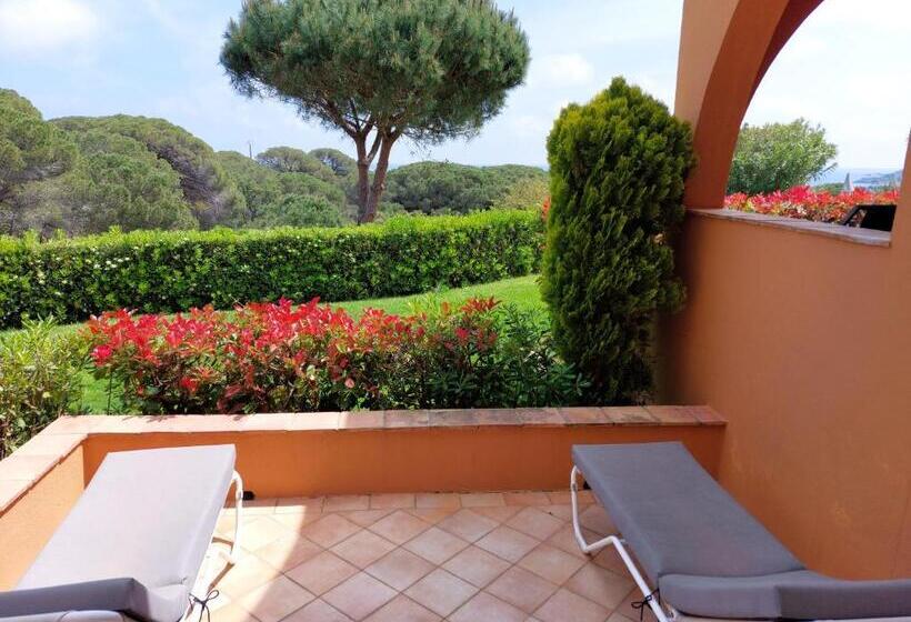 غرفة قياسية مطلّة علي الحديقة, Hôtel Les Bouis   Vue Mer