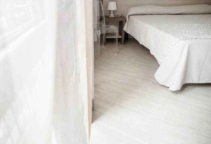 Chambre Standard avec Balcon, Lido Inn