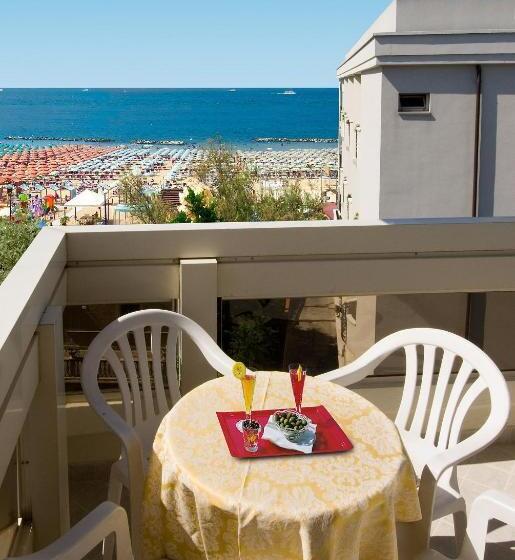 Quarto Estandar Vista Mar com Sacada, Prestige