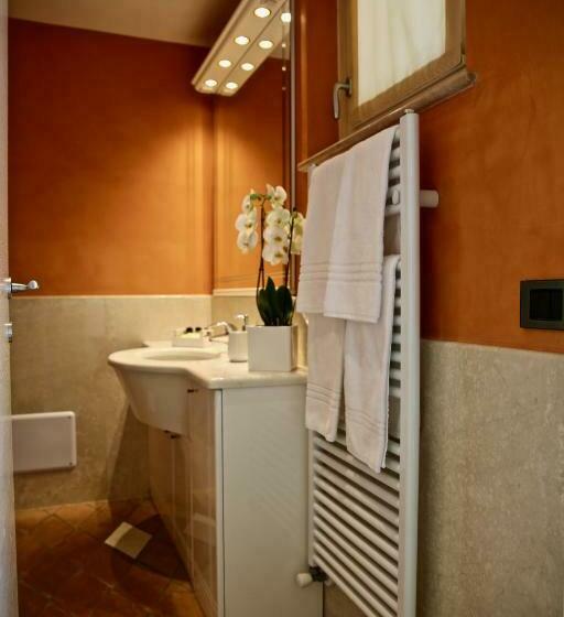 חדר משפחתי, La Cipressina B&b