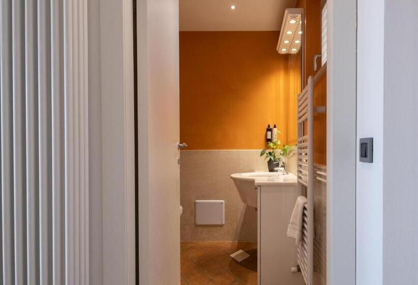 חדר משפחתי, La Cipressina B&b