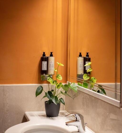 חדר משפחתי, La Cipressina B&b