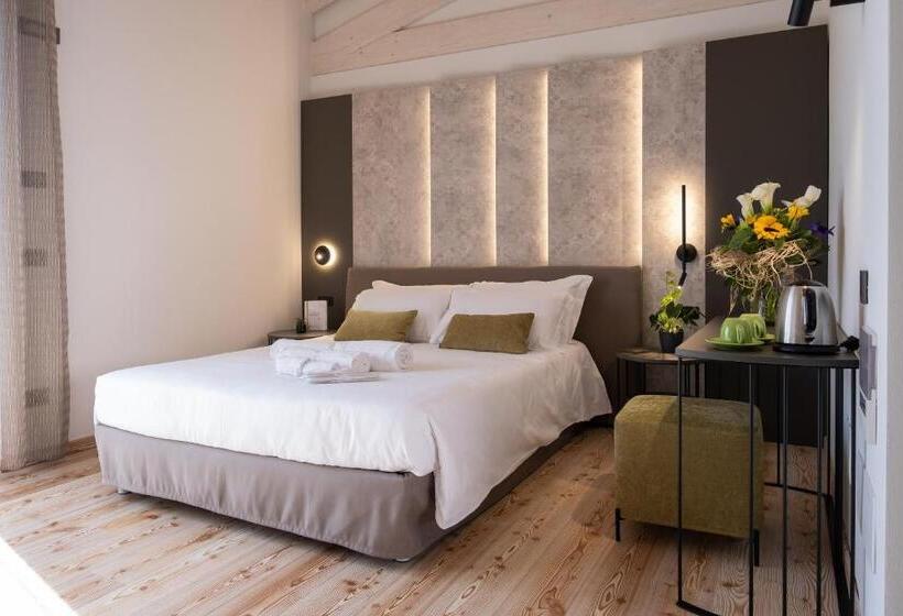 חדר משפחתי, La Cipressina B&b