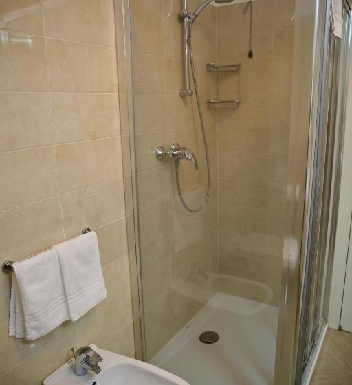 Standard studio with lake view, La Cipressina B&b