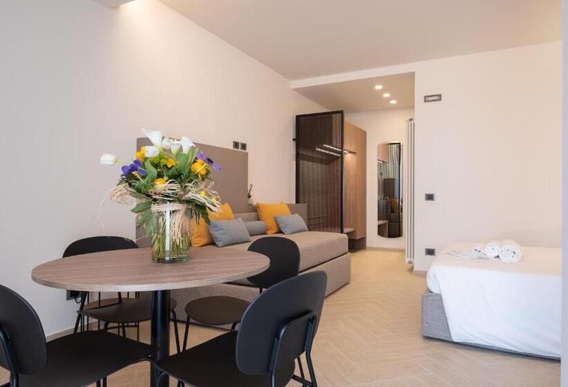 Standard studio with lake view, La Cipressina B&b