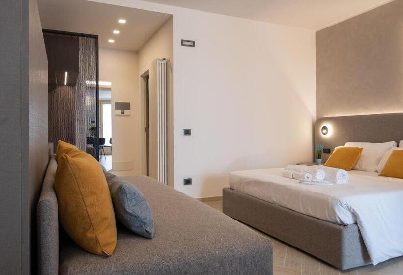 Standard studio with lake view, La Cipressina B&b