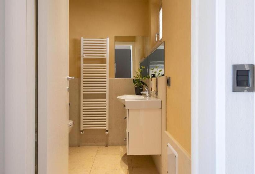 חדר משפחתי, La Cipressina B&b