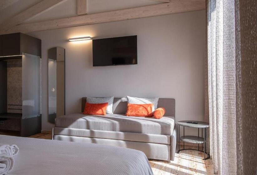 חדר משפחתי, La Cipressina B&b