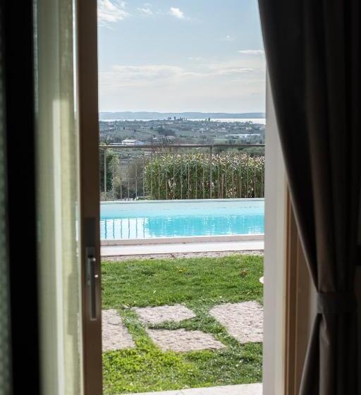 Standard studio with lake view, La Cipressina B&b