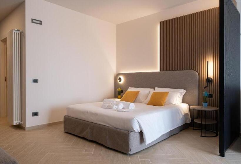 استوديو قياسي مطل على البحيرة, La Cipressina B&b