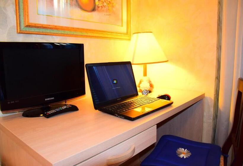 חדר קומפורט, B&b Sedici Pini