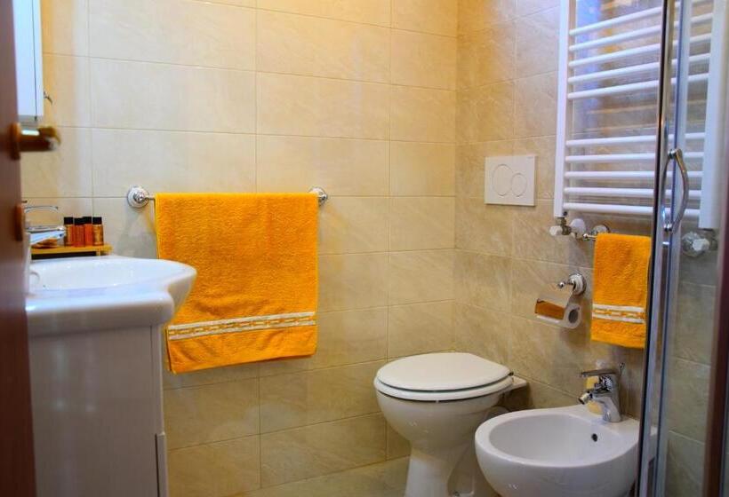 חדר קומפורט, B&b Sedici Pini