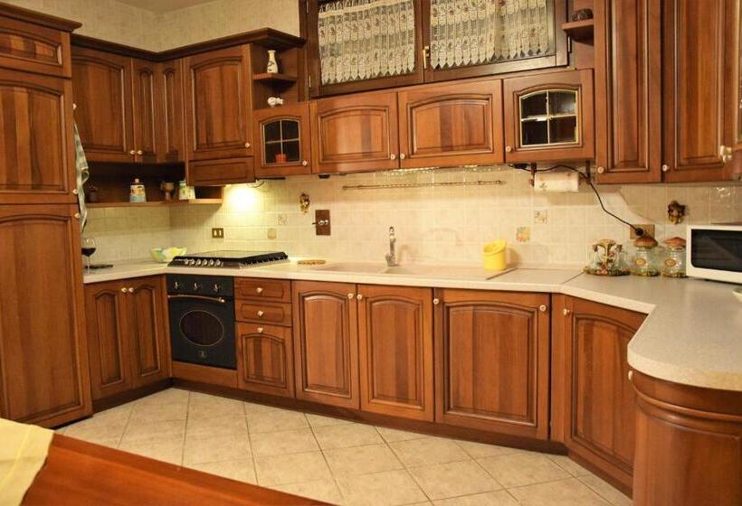استودیوی استاندارد, B&b Sedici Pini