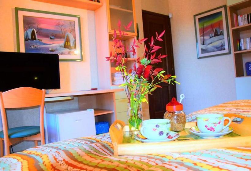 غرفة قياسية ثلاثية مزودة بشرفة, B&b Sedici Pini