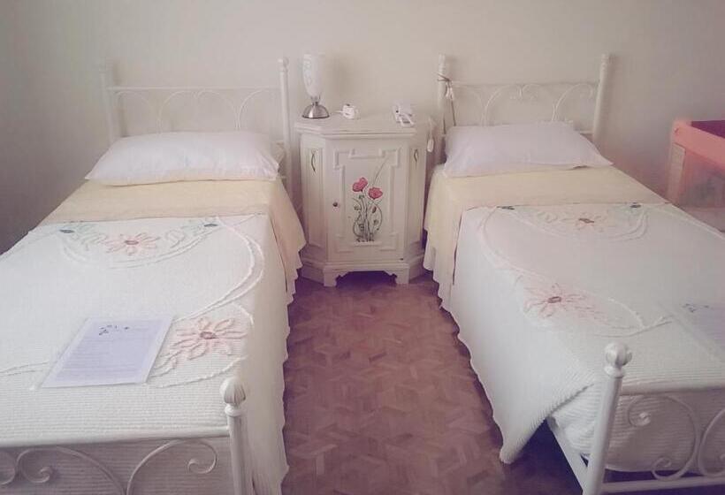 スタンダード4人部屋, B&b Villa Adriano