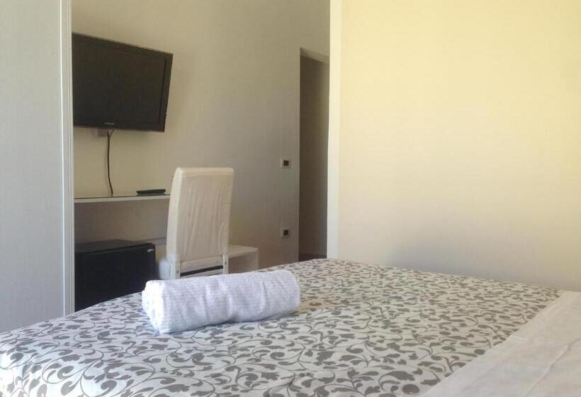 Номер Стандарт с Балконом, A Due Passi Dal Centro