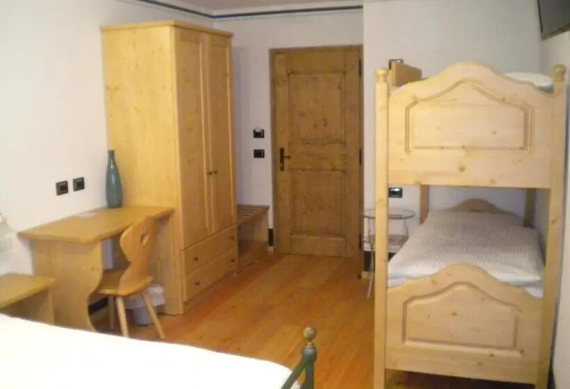 バルコニー付スタンダード４ベッドルーム, Alle Meridiane