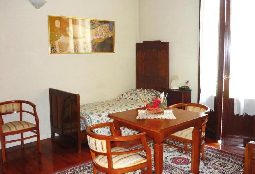 غرفة قياسية مع حمام خارجي, Il Giardino Segreto