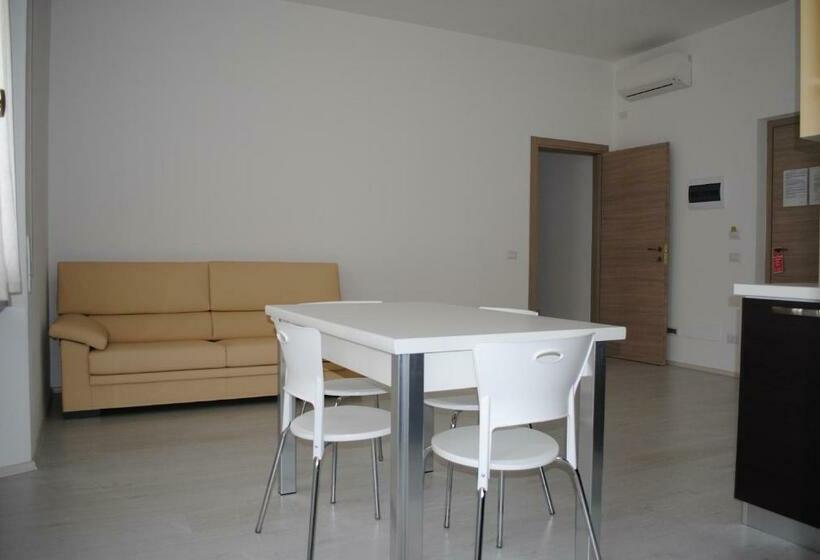 דירת חדר בקומת קרקע, Tellus Saturnia