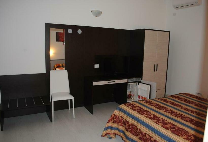 דירת שני חדרים, Tellus Saturnia