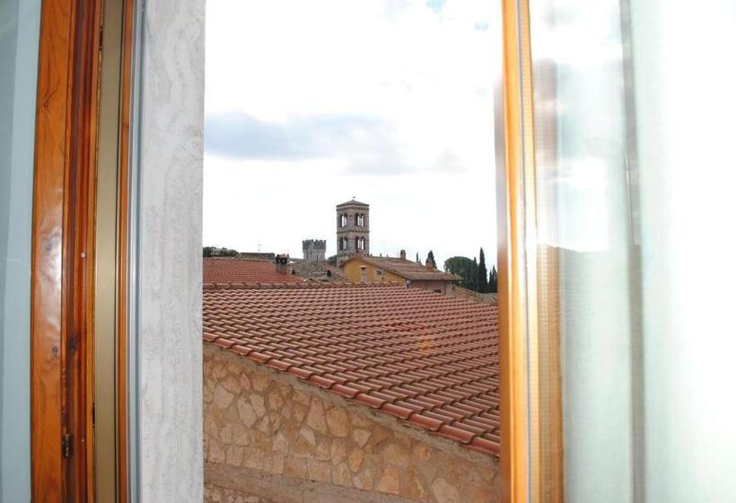 דירת שני חדרים, Tellus Saturnia