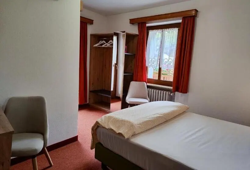 Standard Yhden Hengen Huone, Albergo Pensione Sport