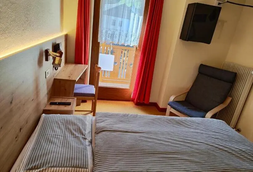 Standard Yhden Hengen Huone, Albergo Pensione Sport