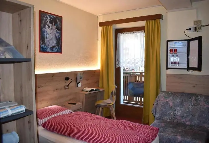 Standard Yhden Hengen Huone, Albergo Pensione Sport