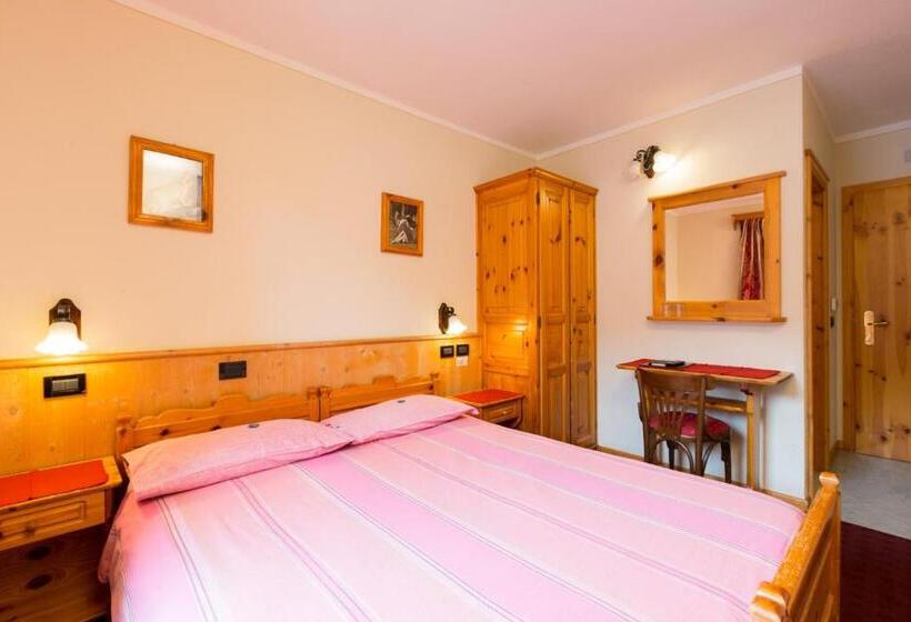 اتاق استاندارد یک نفره, Pontiglia